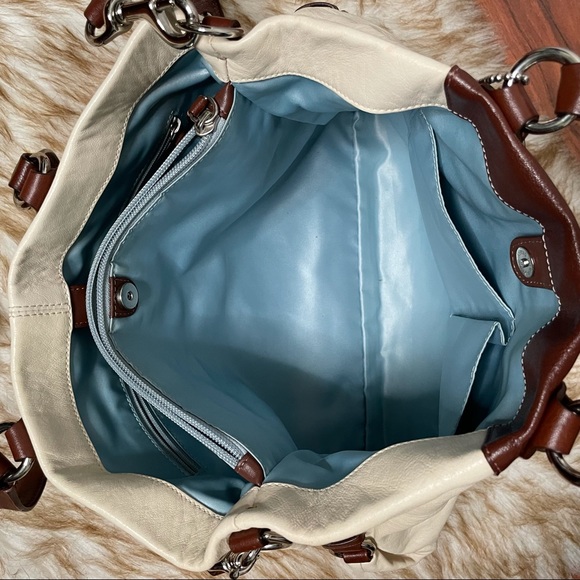 Coach 2 tone leather satchel w/ detachable strap. - Picture 6 of 9